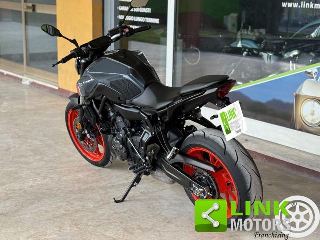 YAMAHA MT-07 LANCH EDITION STORM FLUO