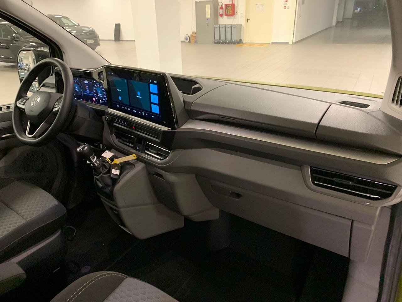 Volkswagen T7 Caravelle t7 2.0 tdi 150cv life l1