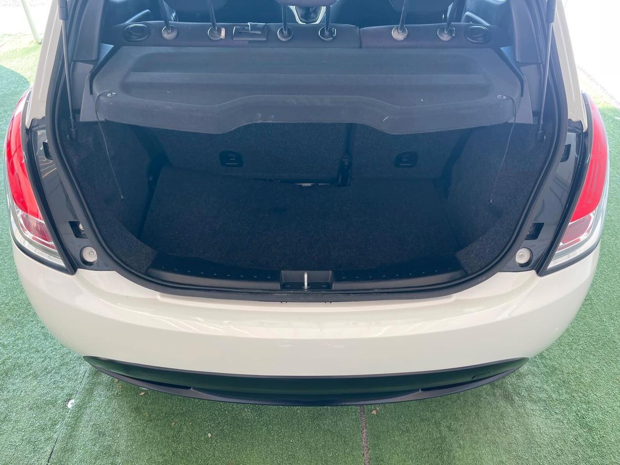 LANCIA YPSILON 1.2 BENZINA 70CV