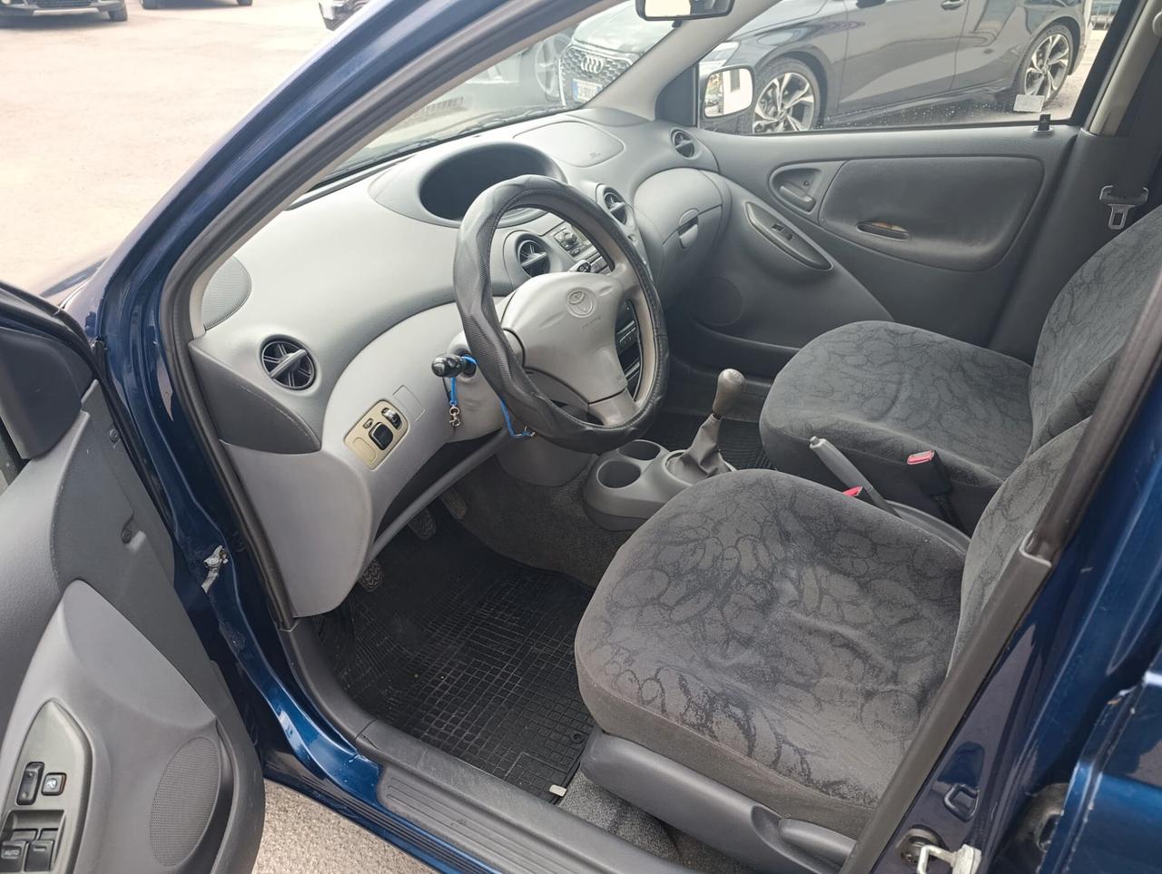 Toyota Yaris 1.0i 16V cat 5 porte Sol '03