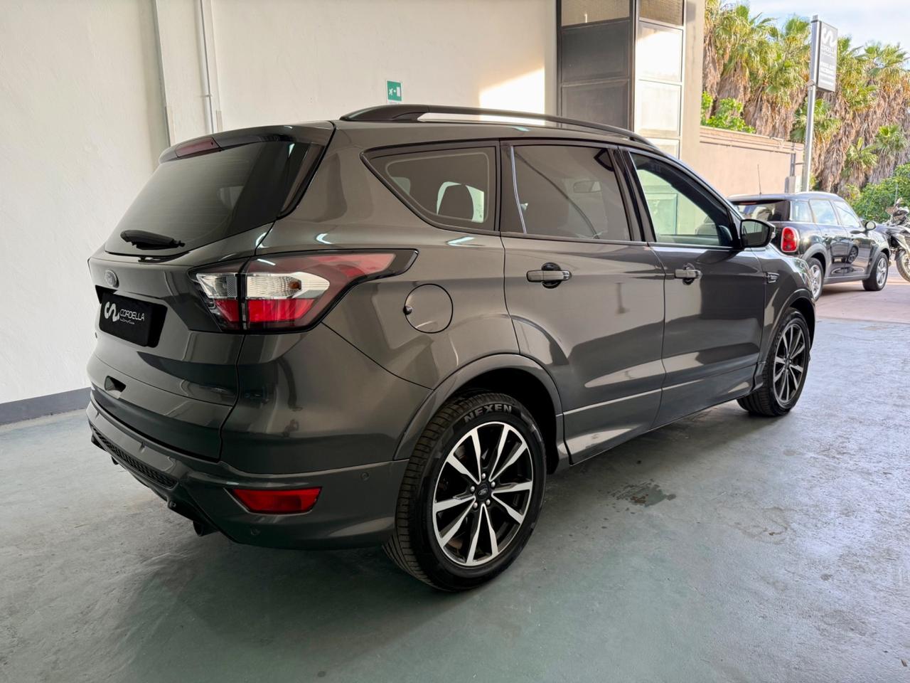 Ford Kuga 2.0 TDCI 120 CV S&S 2WD Powershift ST-Line