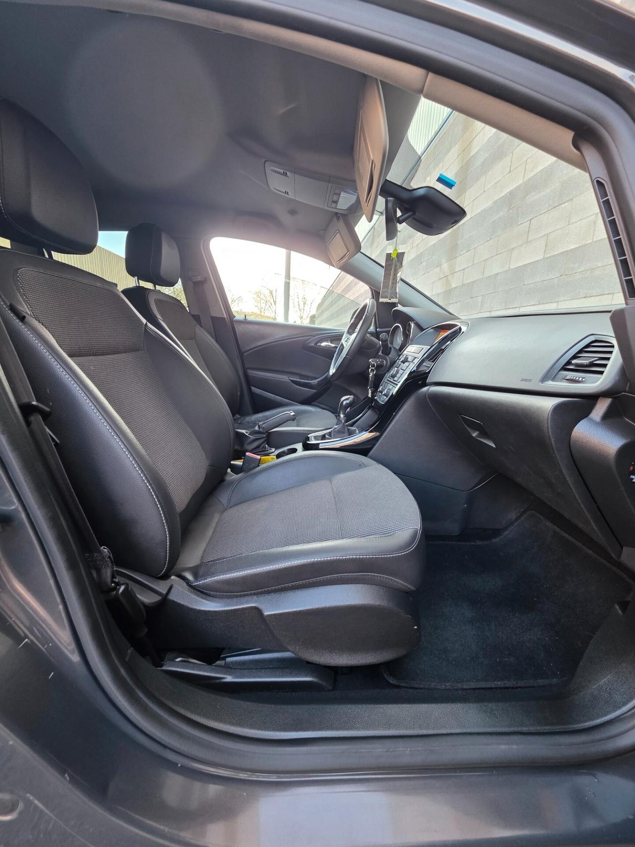 Opel Astra 1.6 CDTI Cosmo. Neopatentati euro6b