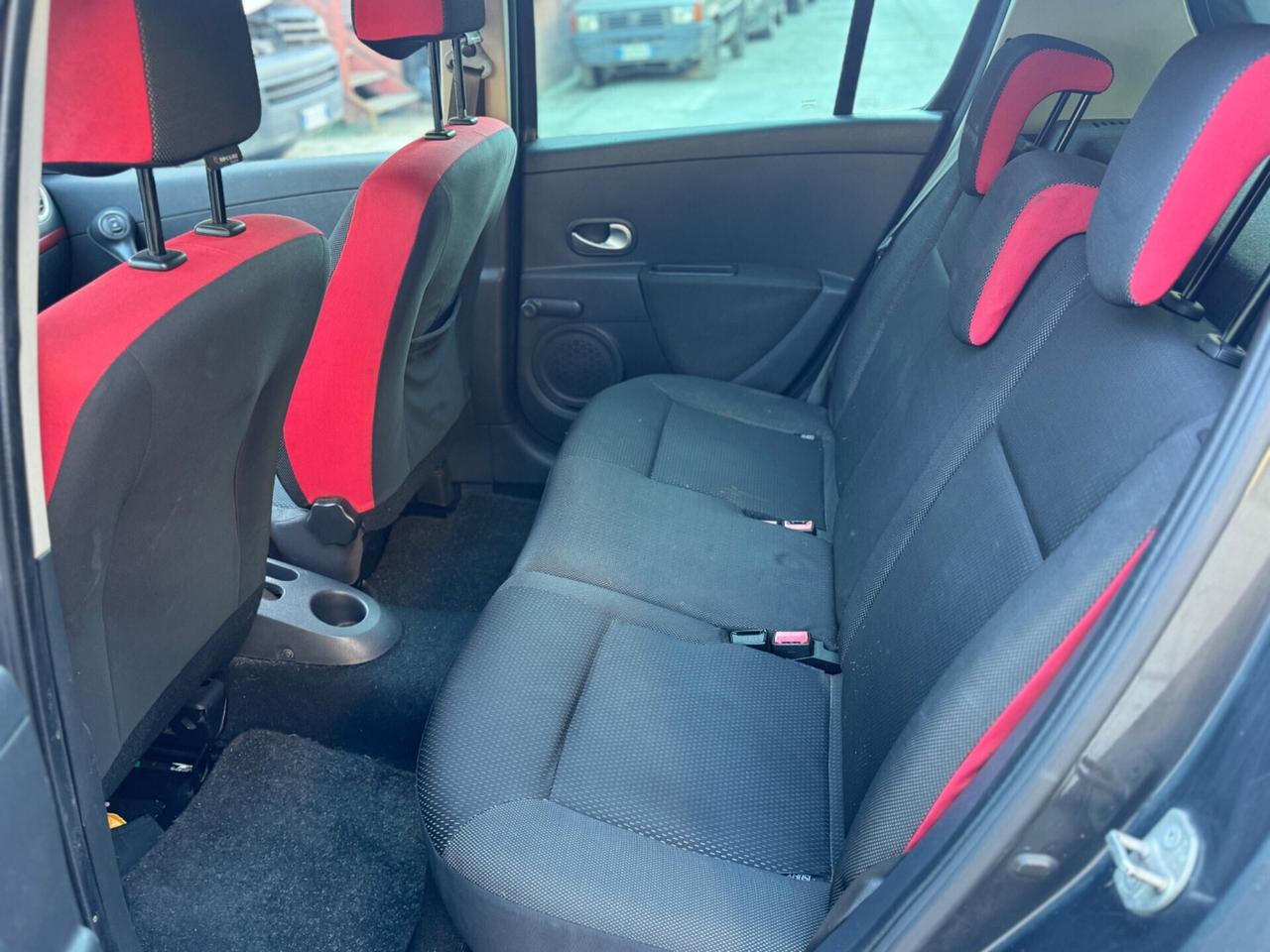 Renault Clio 1.2 16V 5 porte Rip Curl 2007