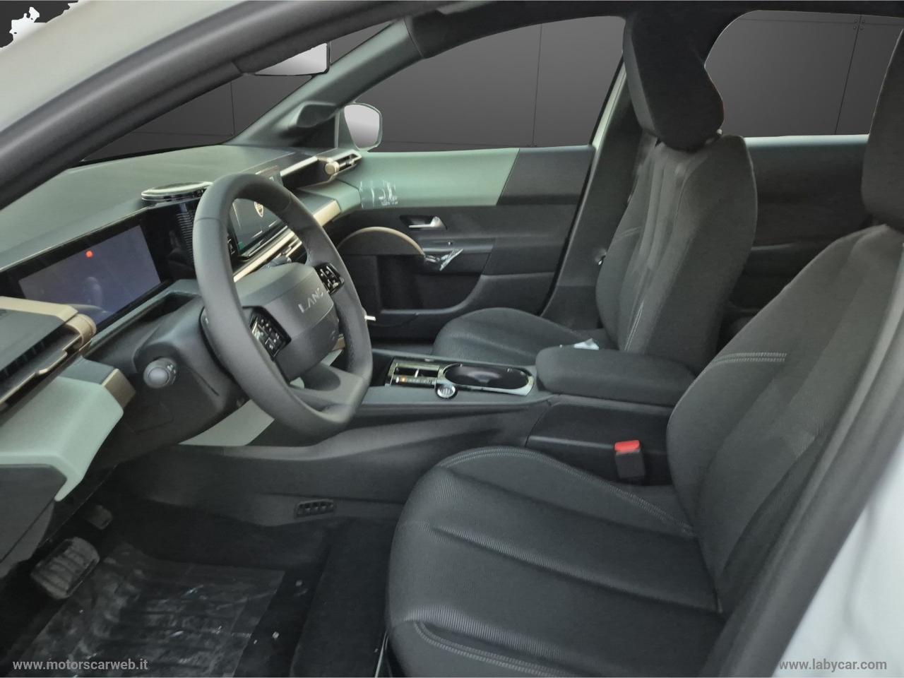 LANCIA Ypsilon Hybrid e-DCT