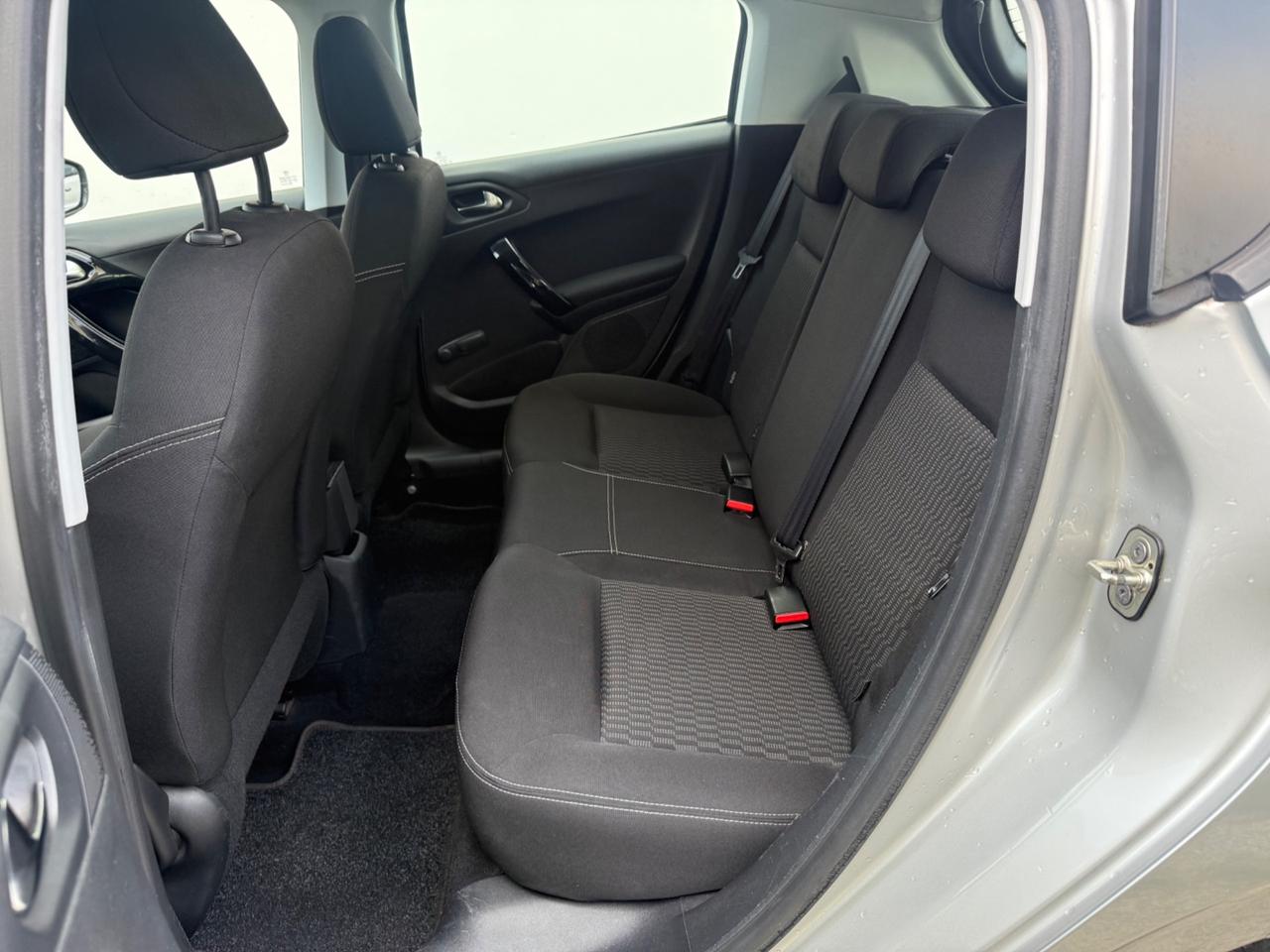 Peugeot 208 1.4 HDi 68 CV Led unico prop. 2015