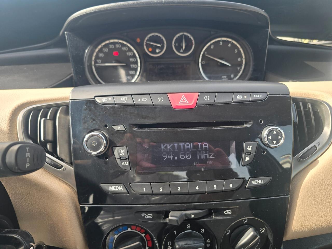 Lancia Ypsilon 1.2 GPL 69cv Ecochic Gold