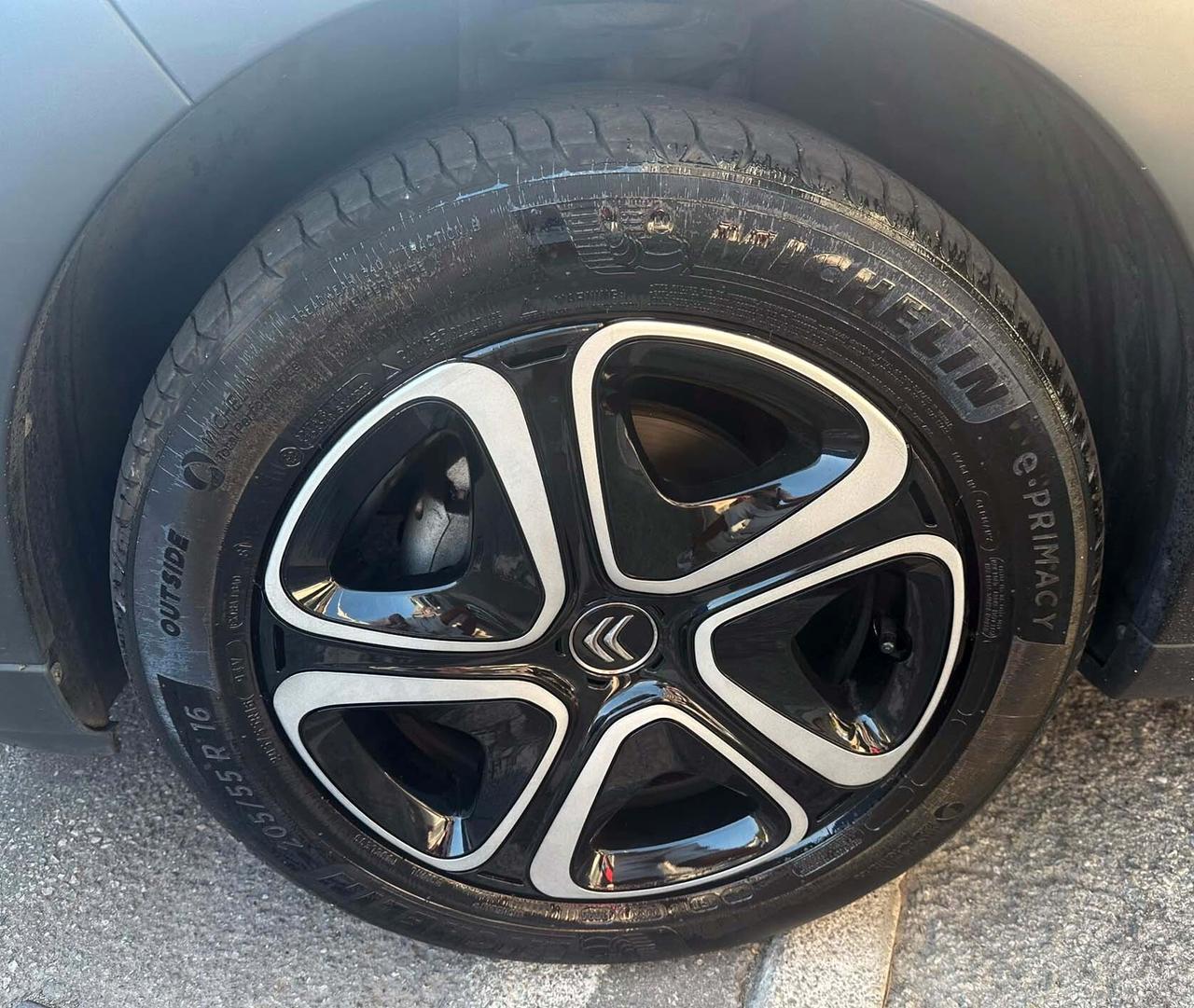 Citroen C3 PureTech 83 S&S Plus solo 18.000 km
