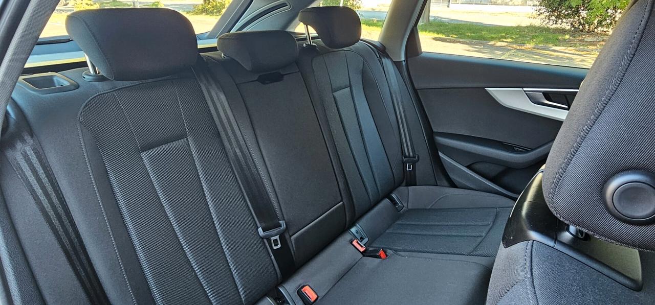 Audi A4 35 TDI/163 CV S tronic Iva Esposta
