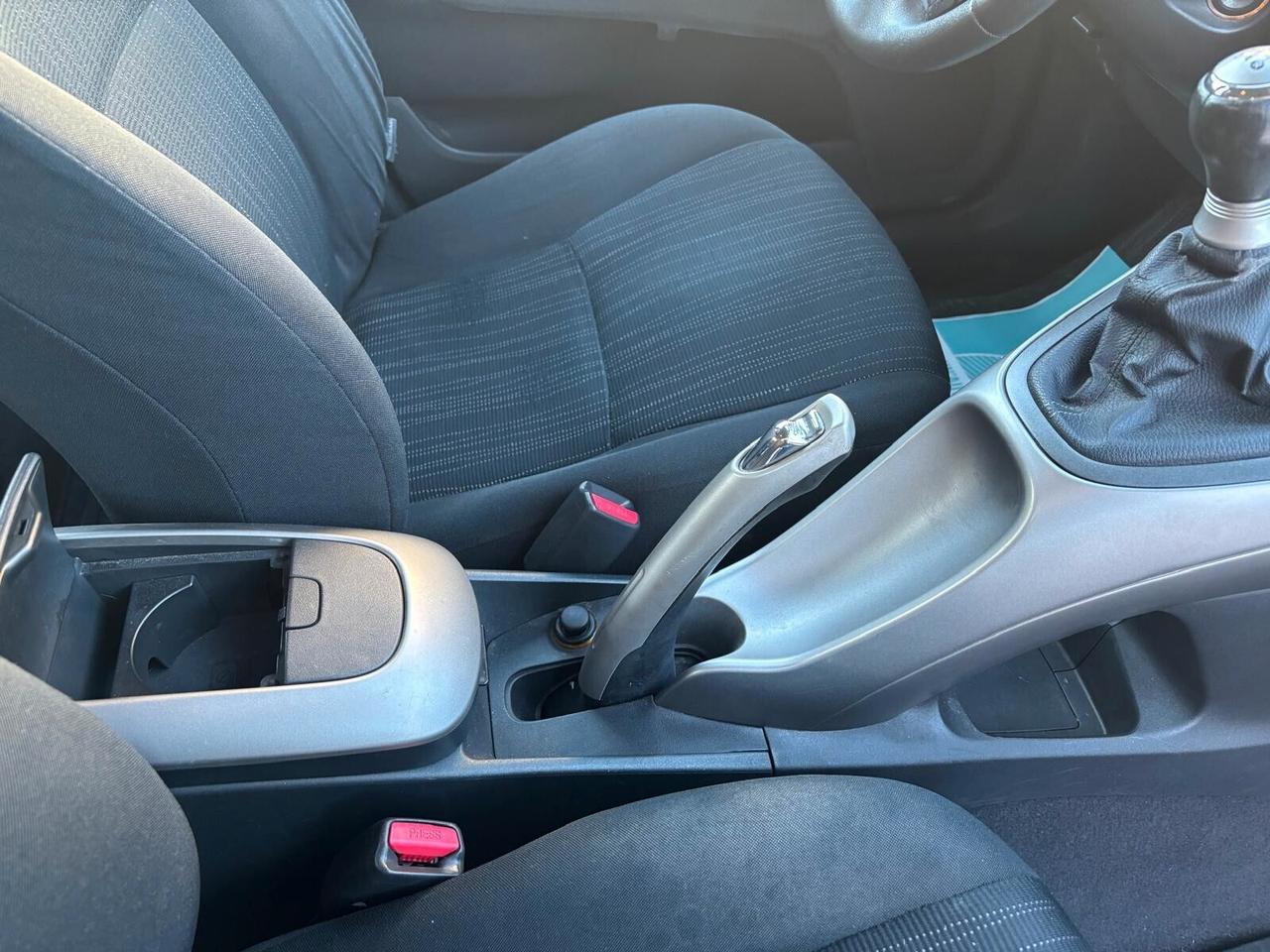 Toyota Auris 1.4 5 porte Sol SOLI 99000 KM UNICO PROPRIETARIO