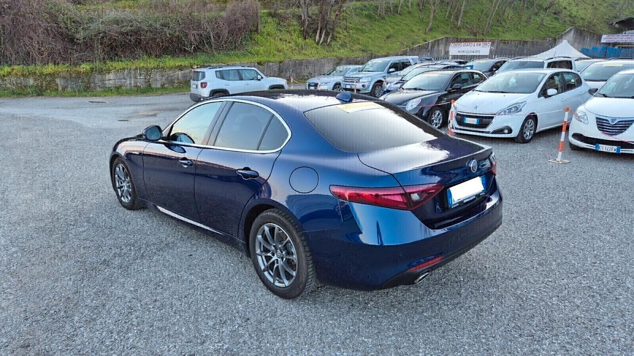 Alfa Romeo Giulia JTDM Super Full-Garanzia 3 anni