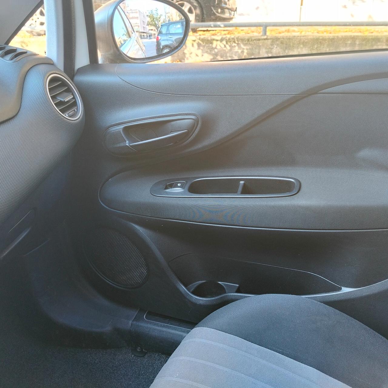 Fiat Punto 1.2 8V 5 porte Street