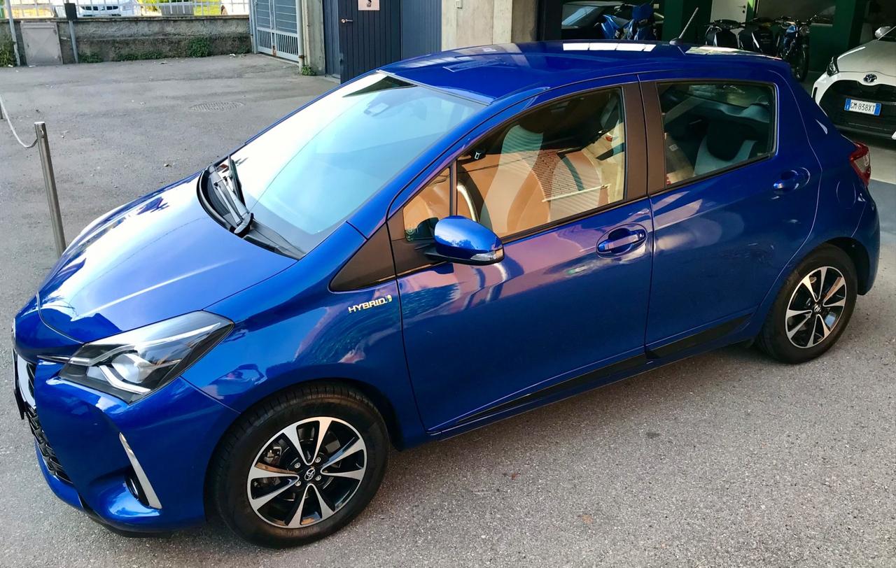 Toyota Yaris 1.5 Hybrid 5 porte Lounge Stupenda Doppio Treno Gomme
