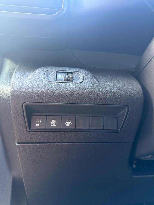 PEUGEOT Rifter BlueHDi 130 S&S Allure Standard