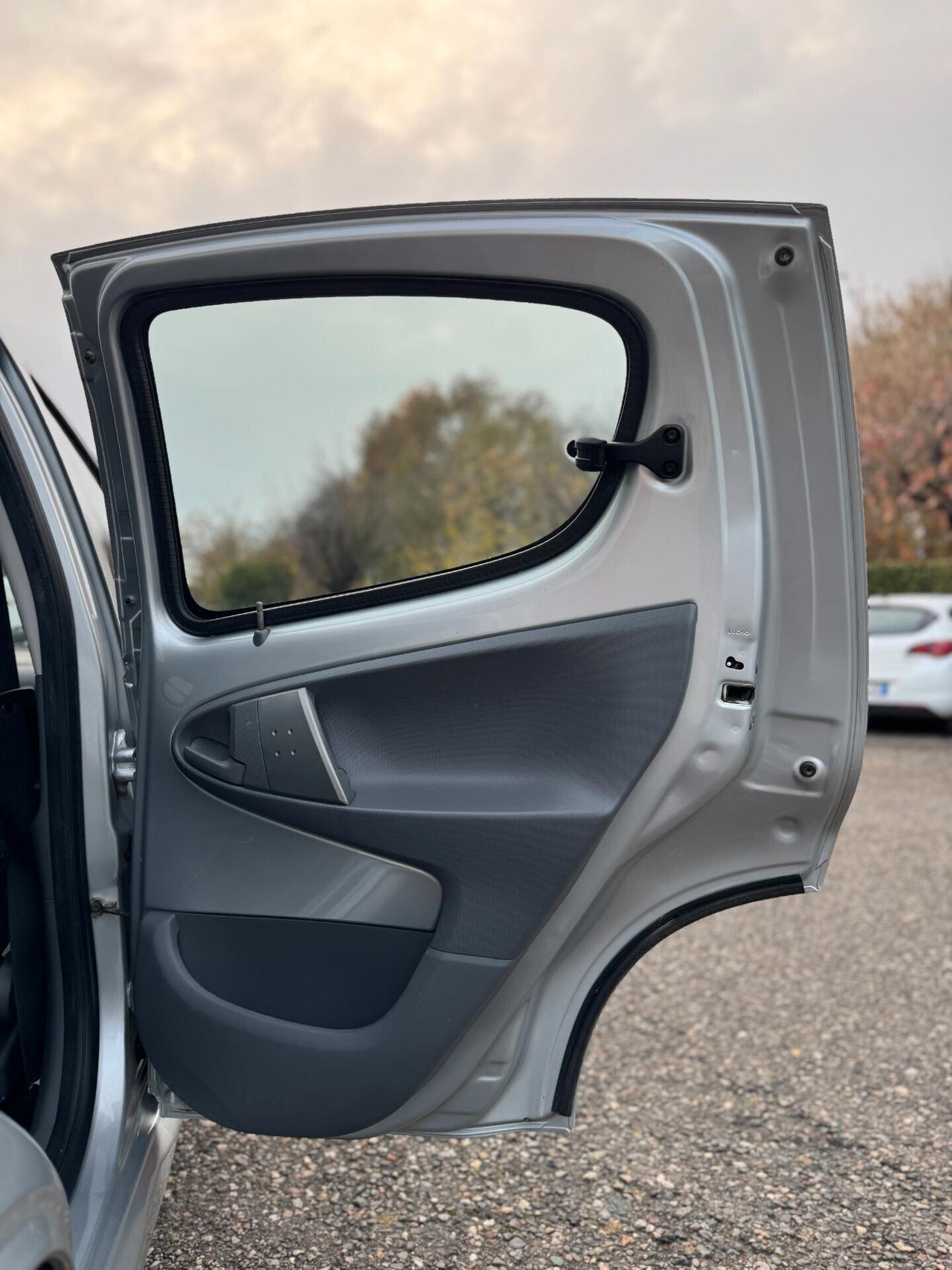 Peugeot 107 1.0 50kW 5P Benz E5 Allure