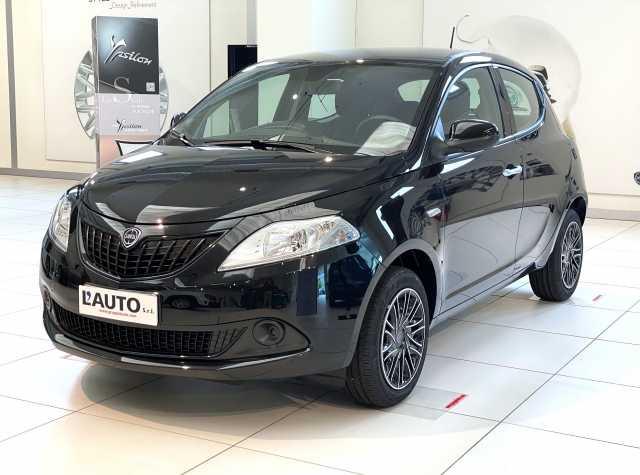 Lancia Ypsilon 1.0 FireFly 5 porte S&S Hybrid Silver Plus KM ZERO