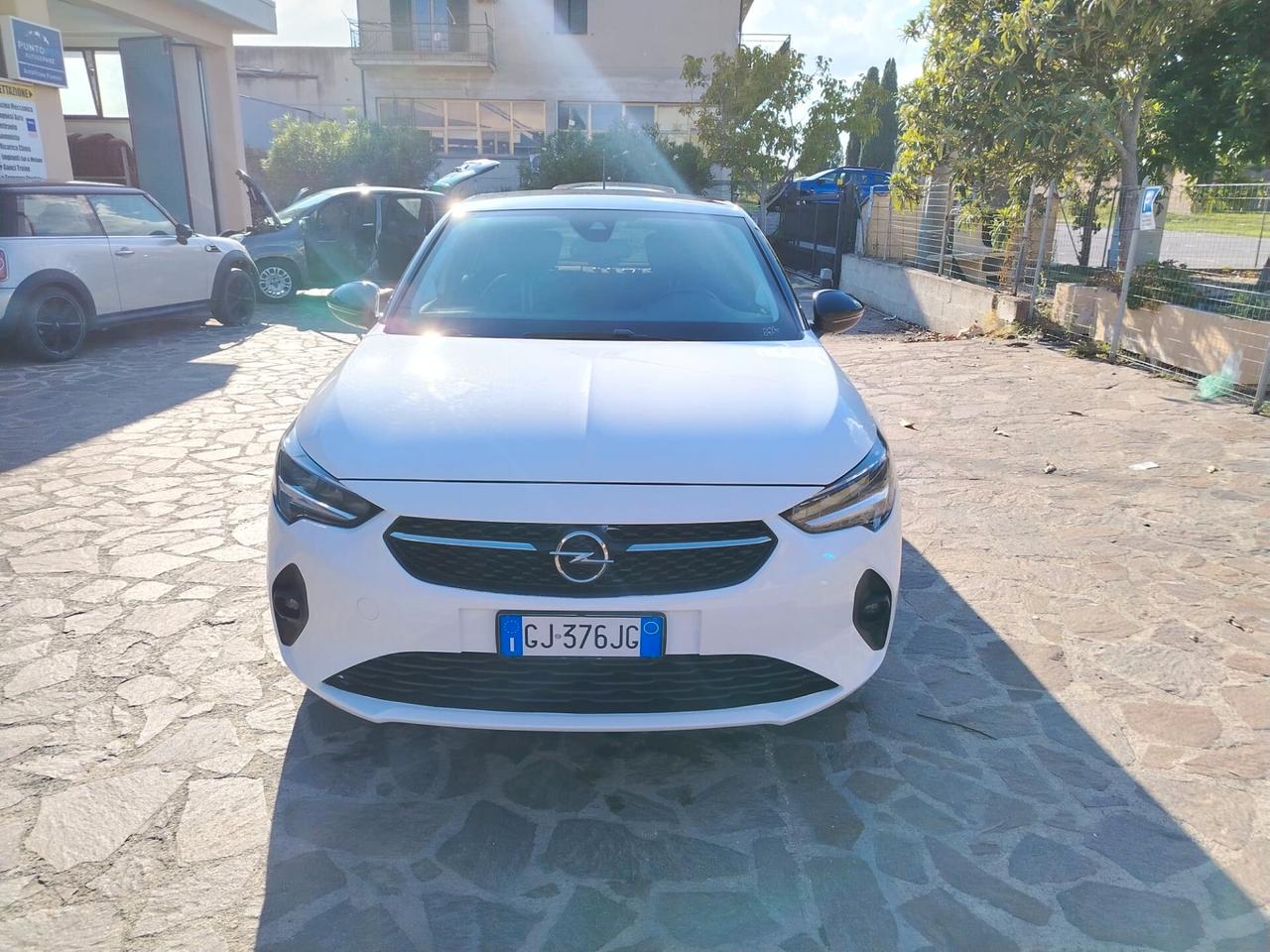 Opel Corsa 1.2 Design & Tech