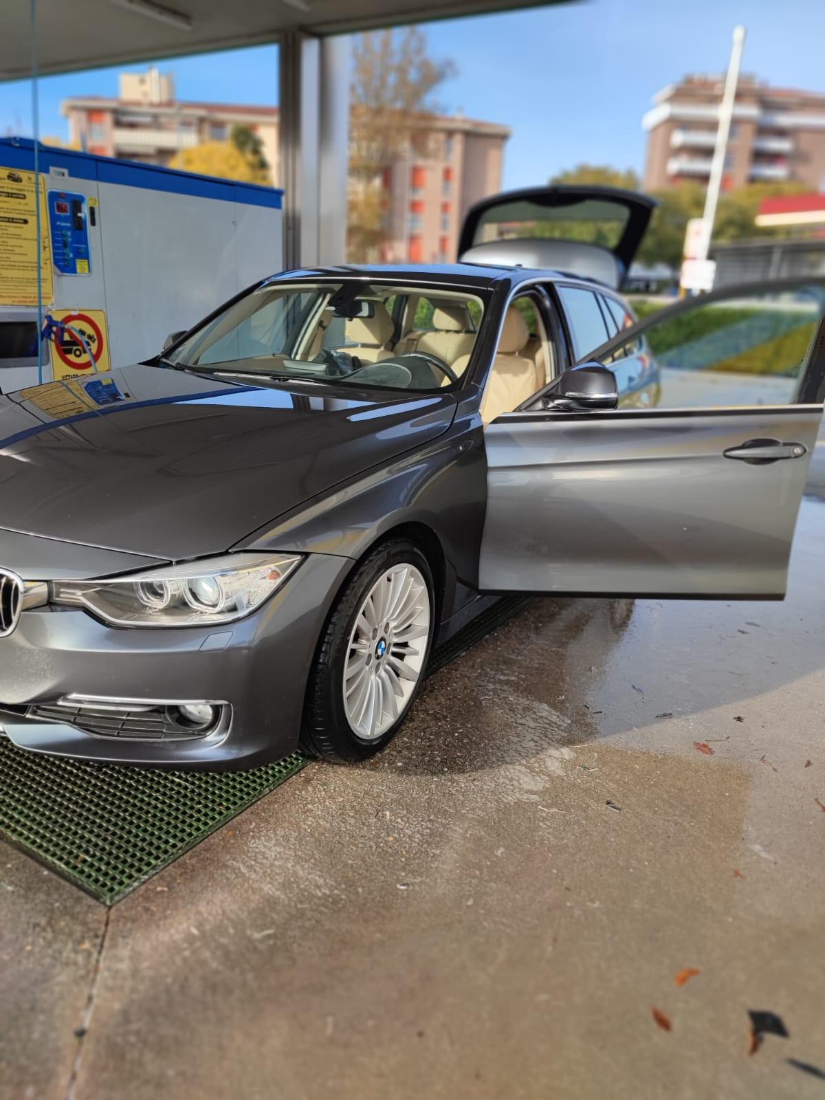 Bmw 320 320d Touring Luxury aut. 185 cv