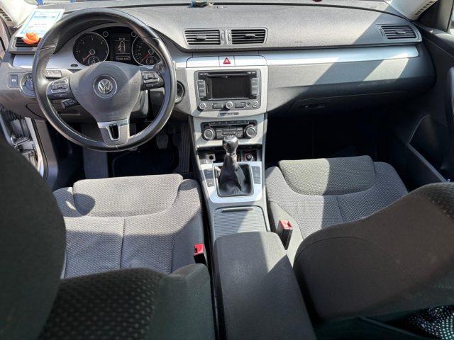 VOLKSWAGEN Passat 1.6 TDI DPF Comf. BlueM. TETTO