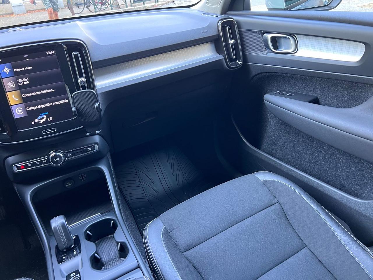Volvo XC40 Momentum Pro D3 #6864