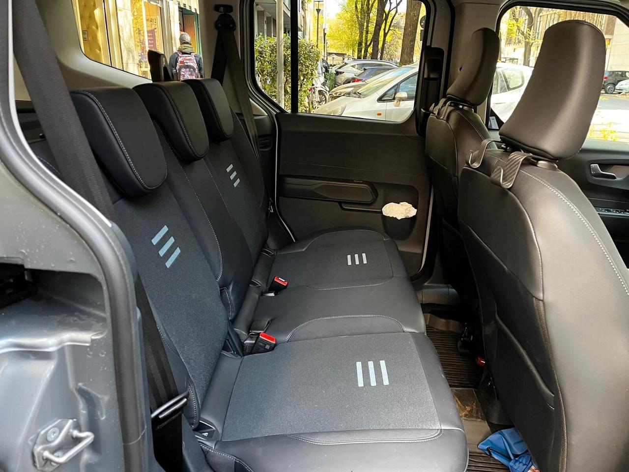 Ford Tourneo Courier 1.0 EcoBoost active