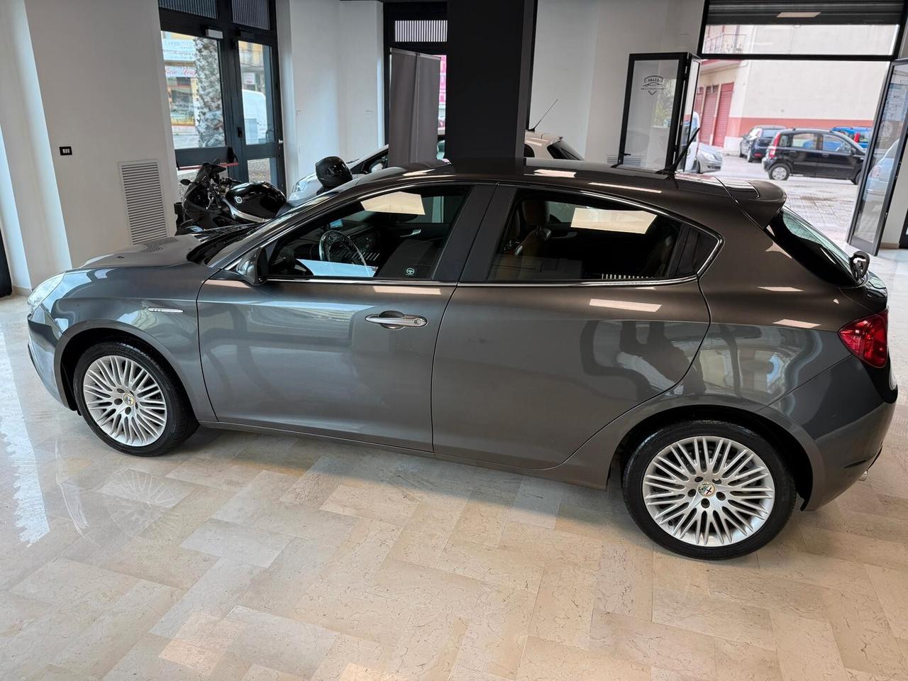 Alfa Romeo Giulietta 1.6 JTDm-2 105 CV Exclusive