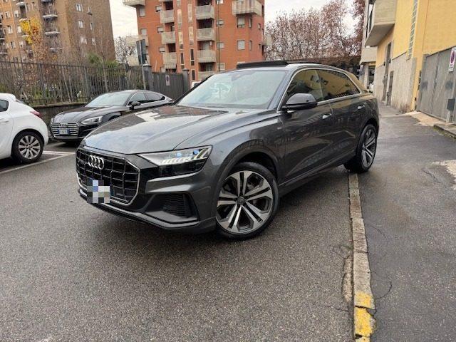 AUDI Q8 50 TDI 286 CV quattro S-LINE PLUS CERCHI 22 TETTO