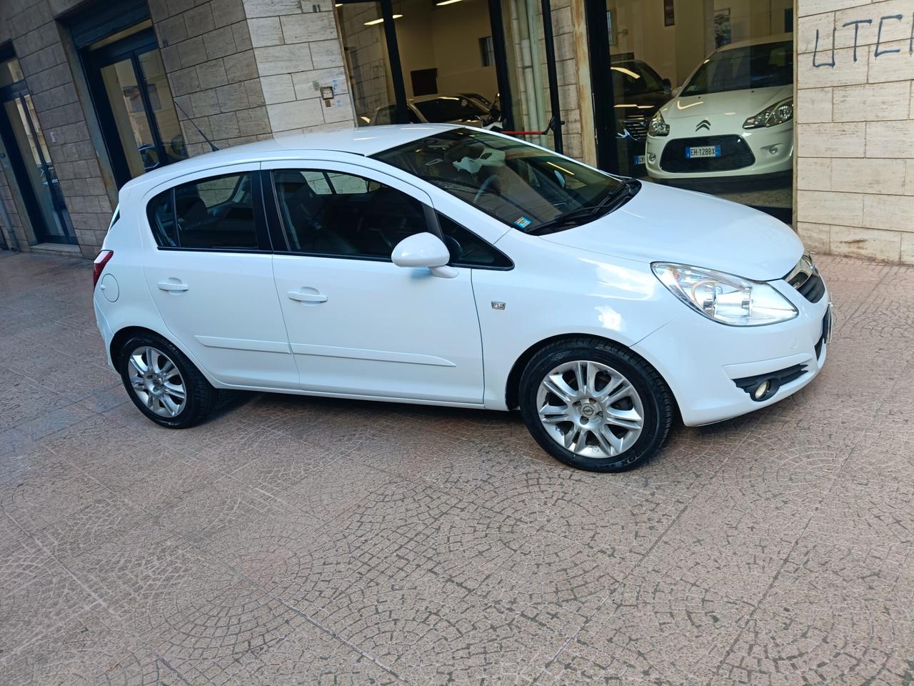 OPEL CORSA 1.2 5 PORTE-NEOPATENTATI-Euro4390
