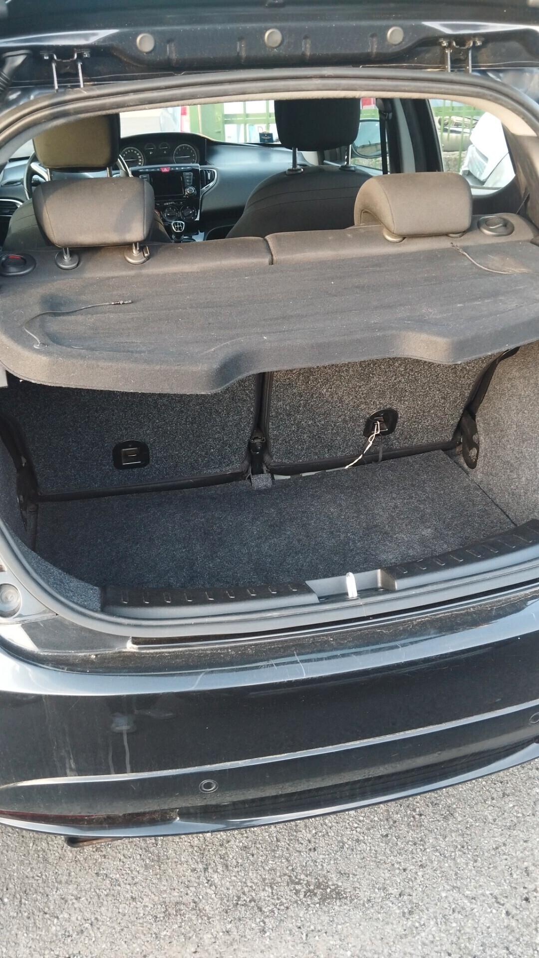 Lancia Ypsilon 1.2 69 CV 5 porte GPL Ecochic Gold