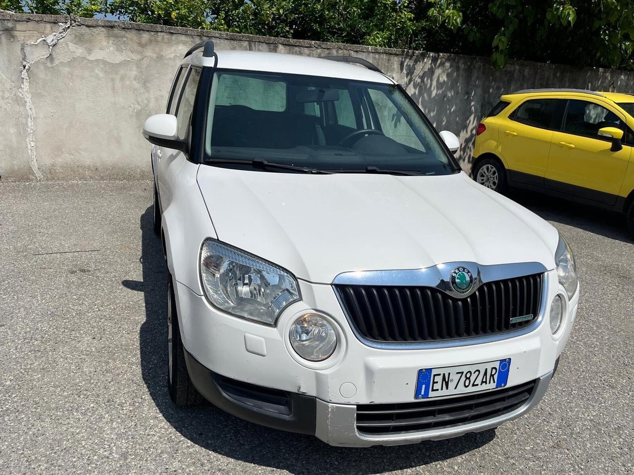 Skoda yeti -1600 tdi/105 cv -full-2012
