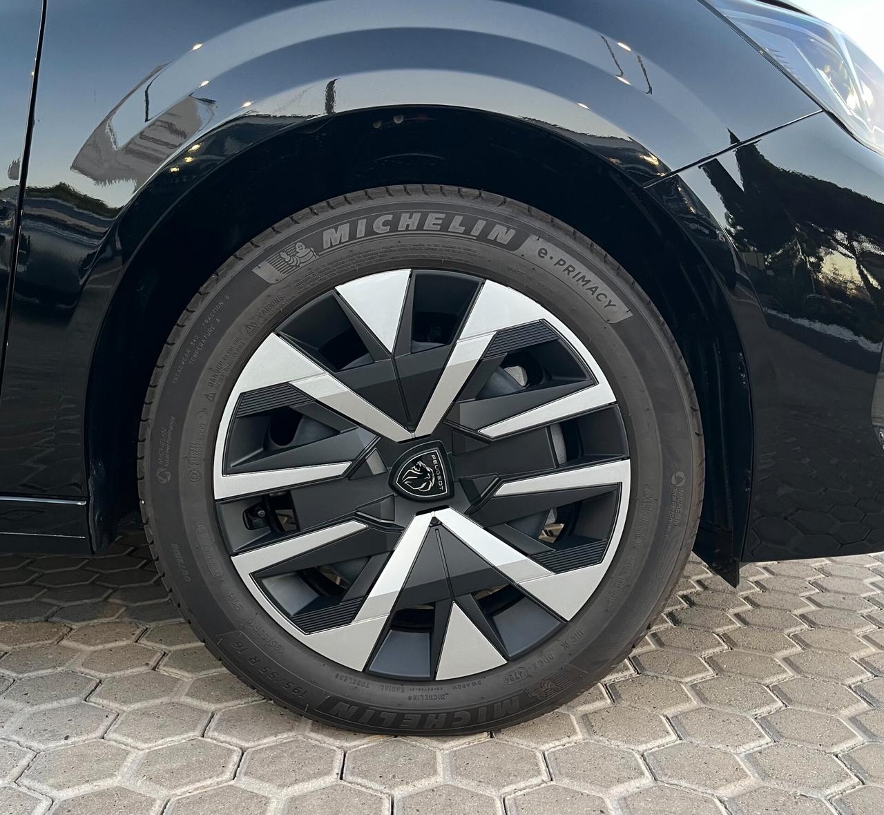 Peugeot 208 Hybrid 110 e-DCS6 Style Km0