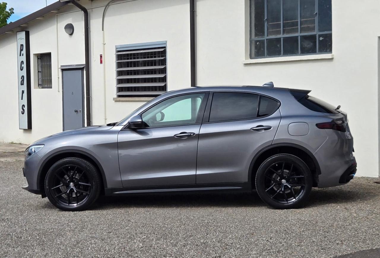 Alfa Romeo Stelvio 2.0 Turbo 280 CV Q4 First Edition