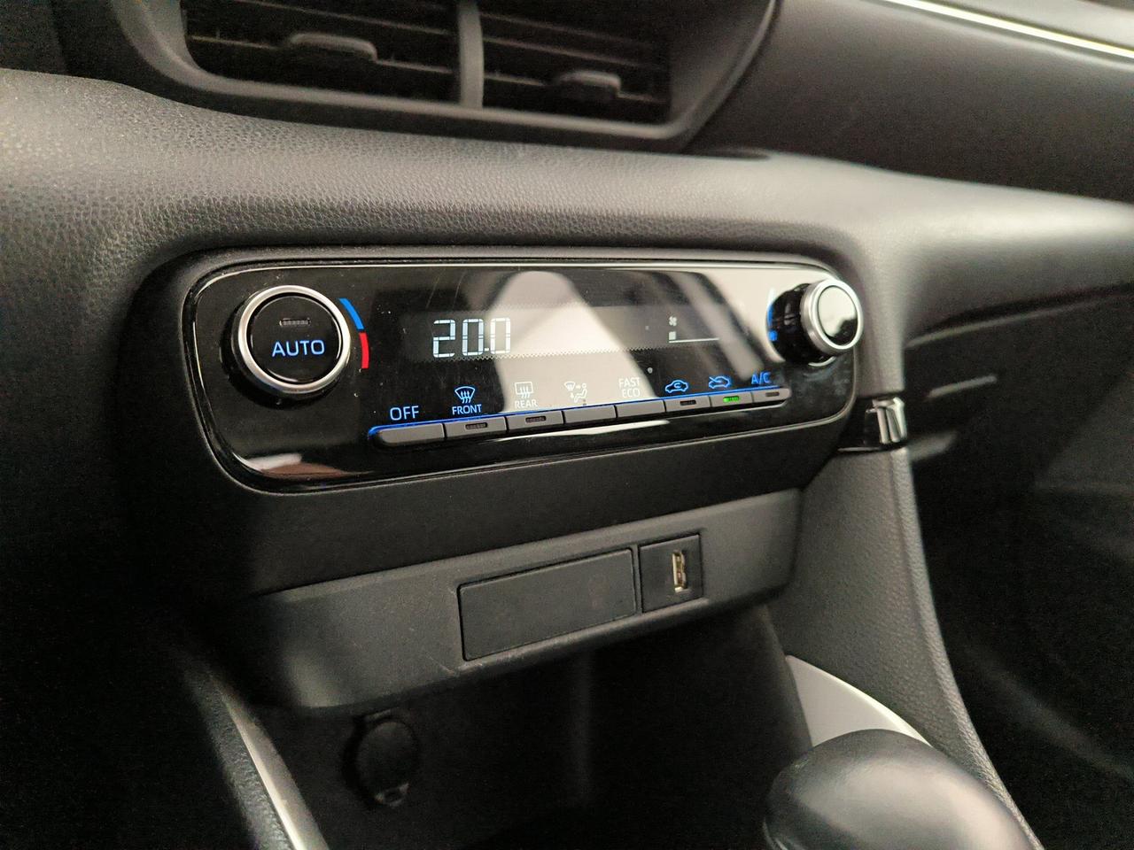 Toyota Yaris 1.5h active
