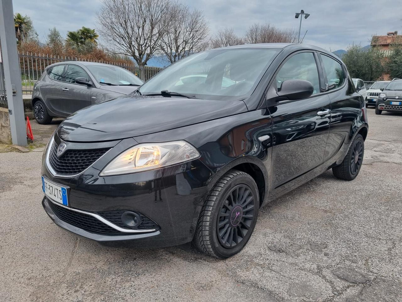 Lancia Ypsilon 1.2 69 CV 5 porte GPL Ecochic Silver