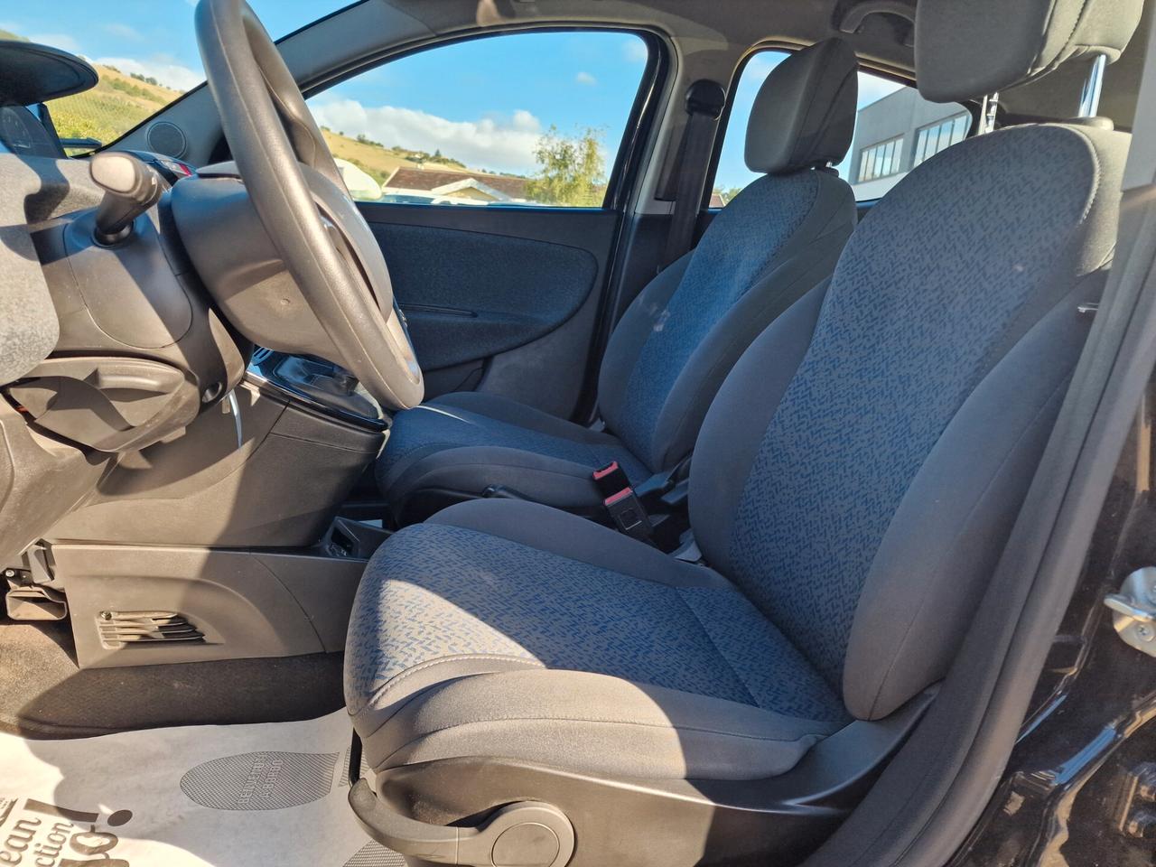 Lancia Ypsilon 1.2 69 CV 5 porte GPL Ecochic Silver