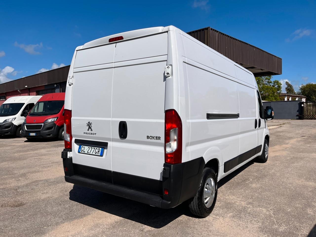 Peugeot BOXER PREMIUM 335 L3H2 2.2 BLUEHDI 140 CV.