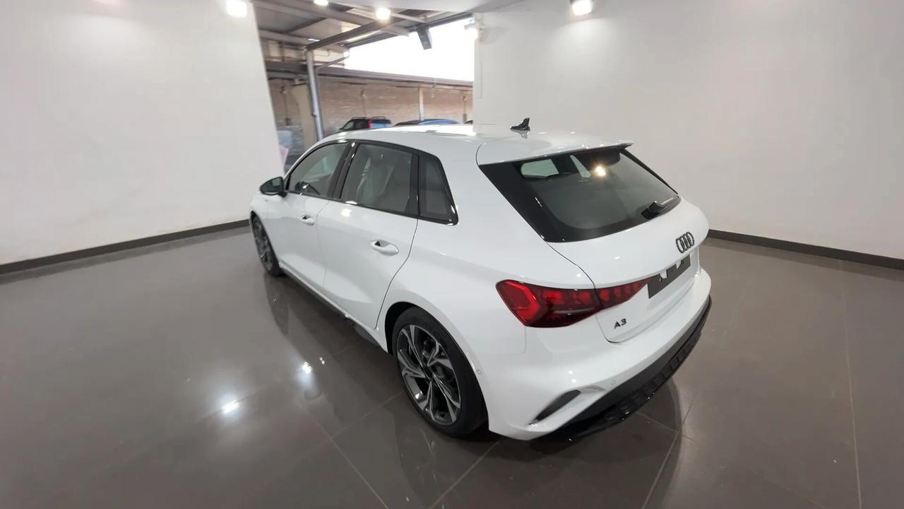 Audi A3 Sedan 35 TDI S tronic line edition