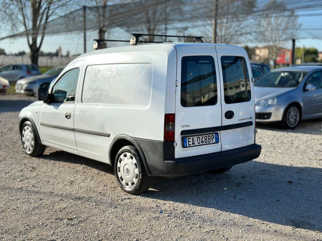 Opel Combo 1.6 Metano 2010 Garanzia 12 mesi