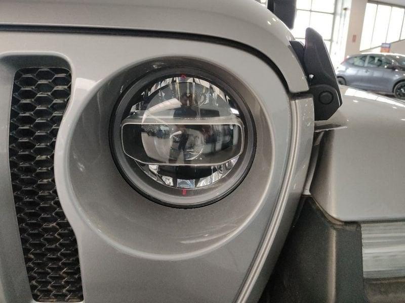 Jeep Wrangler UNLIMITED 2.0 TURBO SAHARA AUTO