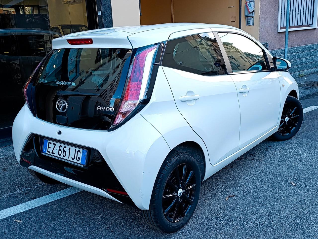 Toyota Aygo 1.0 VVT-i 69 CV 5 porte Navi Telecamera FULL