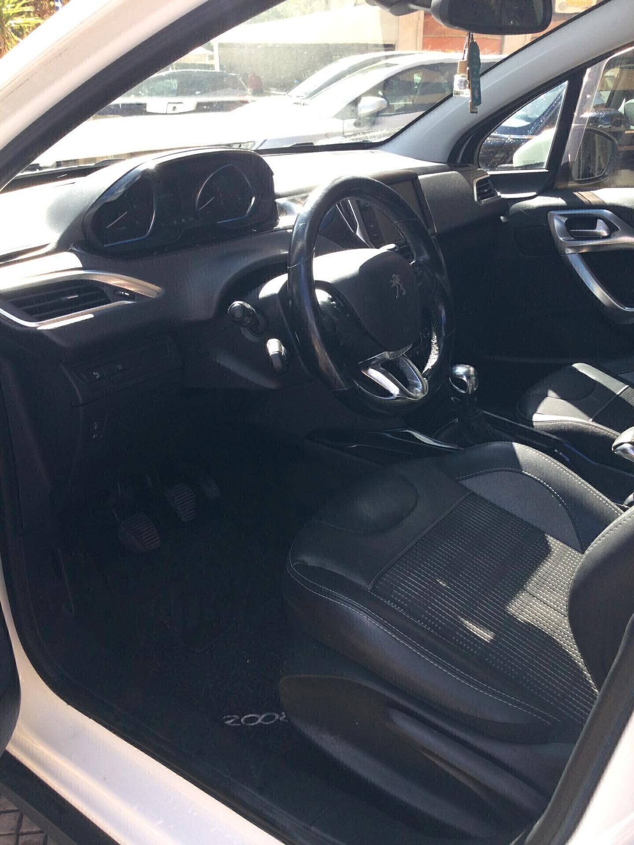 Peugeot 2008 BlueHDi 100 S&S Allure