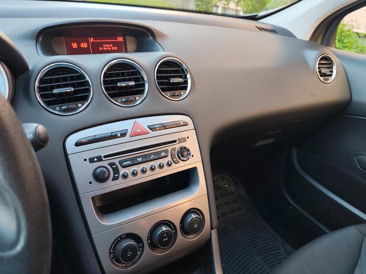 Peugeot 308 1.6 hdi sw neopatentati