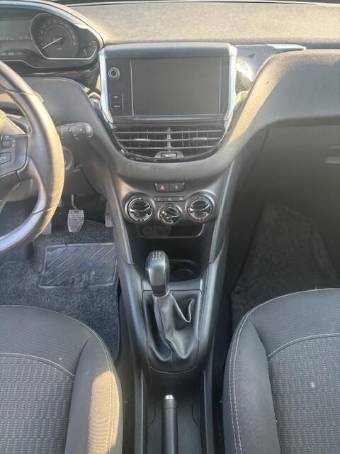 Peugeot 208 PureTech 82 5p. GPL Access