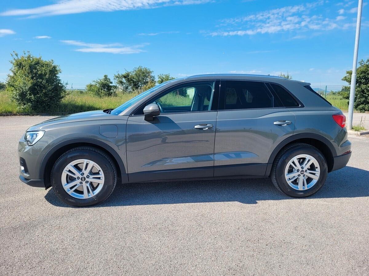Audi Q3 45 TFSI e S tronic Business