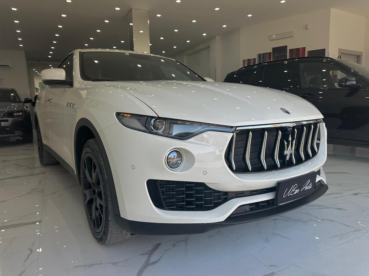 Maserati Levante 3.0 V6 Granlusso 250cv Q4 *tetto*