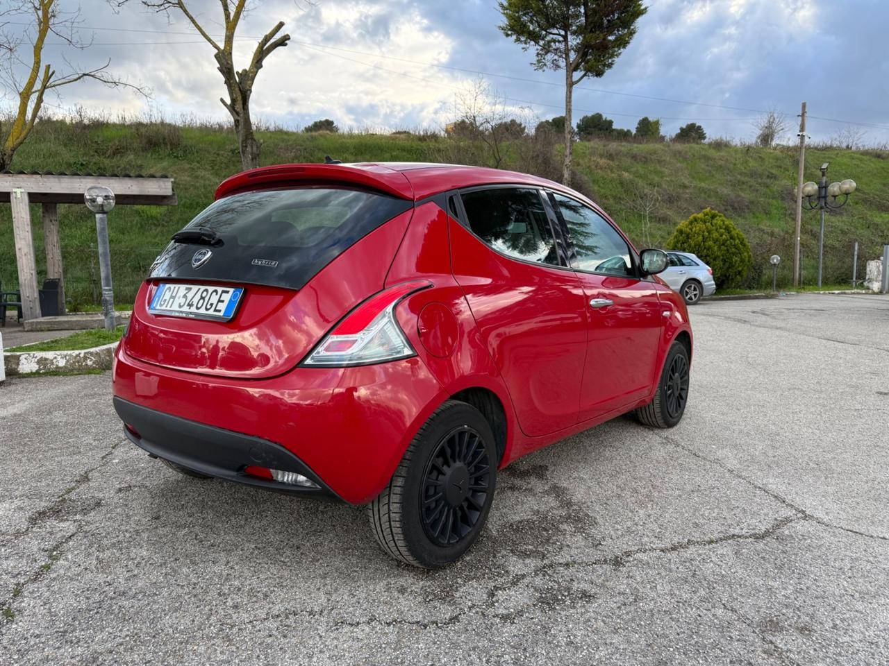 Lancia Ypsilon 1.0 FireFly 5 porte S&S Hybrid Ecochic Silver