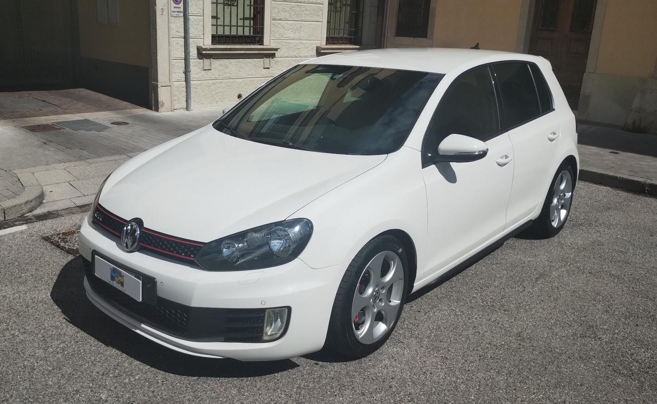 Volkswagen Golf GTI 2.0 TSI DSG 5p.