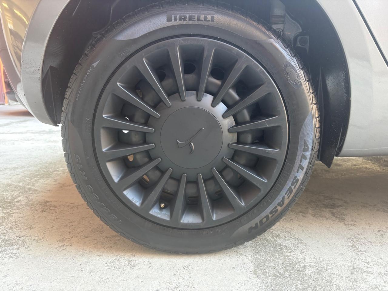 Lancia Ypsilon 1.0 FireFly 5 porte S&S Hybrid Ecochic A. Ferretti