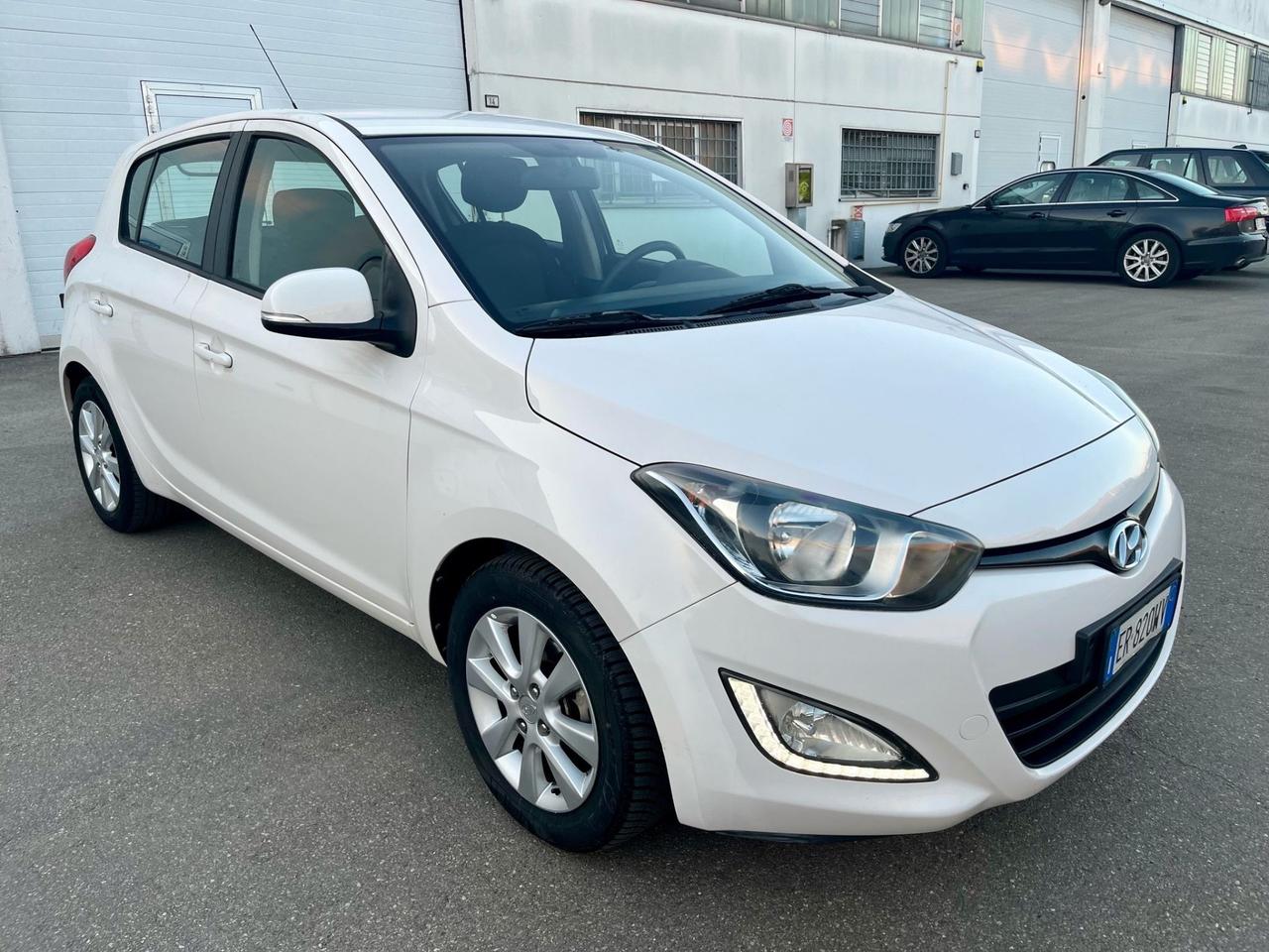 Hyundai i20 1.2benzina 2013 150.000km per neopatentati