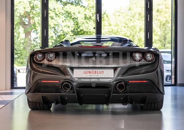 FERRARI F8 Tributo"SPEDIZIONE SU RICHIESTA IN TUTTO IL MONDO"