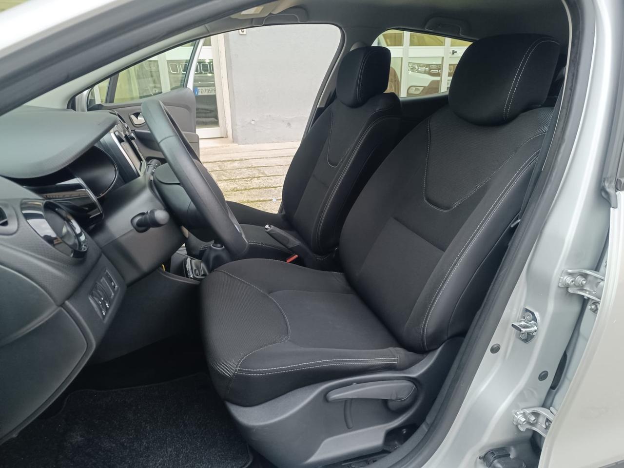 Renault Clio dCi 8V 75 CV 5 porte Moschino Intens